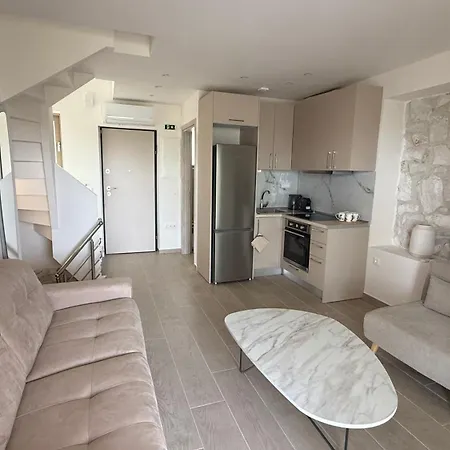 Aquaris Villa Hanioti